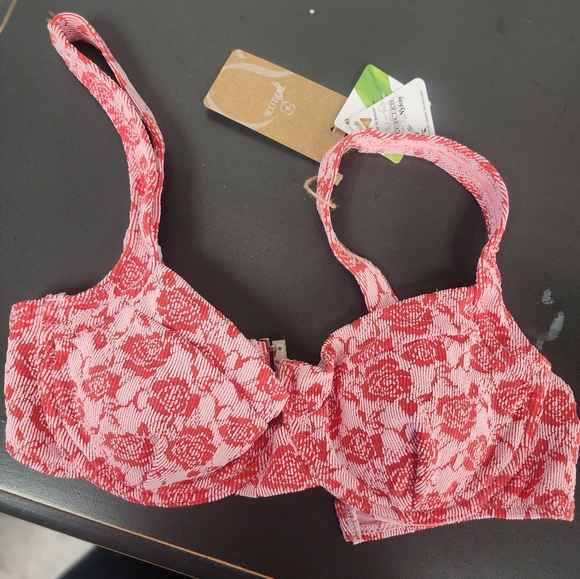 Berlook Other - Berlook Red & Pink Floral Bikini Top | Adjustable | Size M | NWT